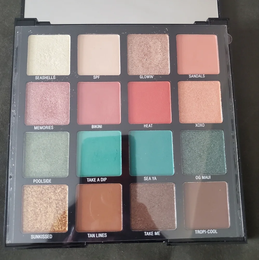 L.A. girl Hey Hey Vacay eyeshadow palette